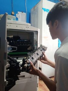 Penggantian Film Roller Mesin Fotocopy